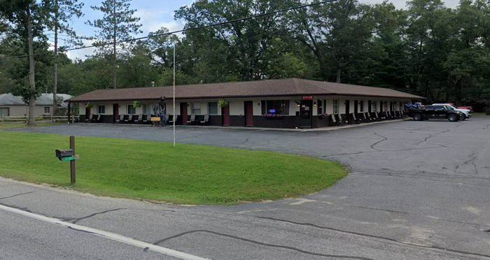 Tarry Motel - 2019 STREET VIEW - NOW THE OUTDOOR INN